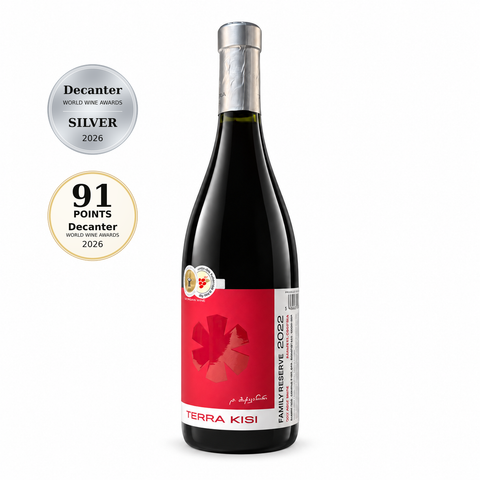 Terra Kisi Family Reserve 2022 dry red wine front bottle, Decanter Silver 2026 and 91/100 / ტერა ქისი საოჯახო რეზერვი 2022 წითელი მშრალი ღვინო, წინა მხარე, Decanter ვერცხლი და 91/100